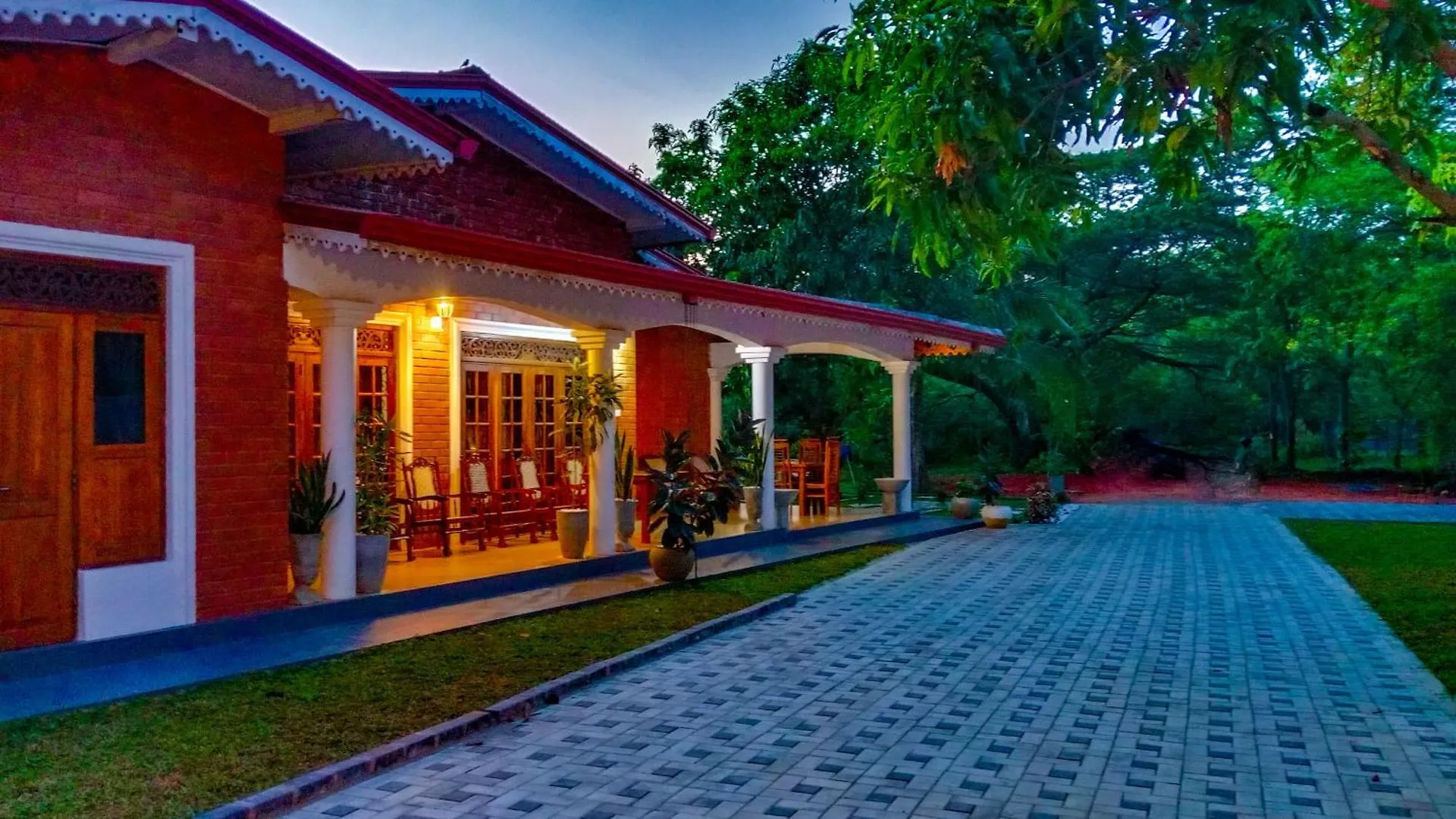 Sigiri Thilanka Rest Sigiriya Hotel